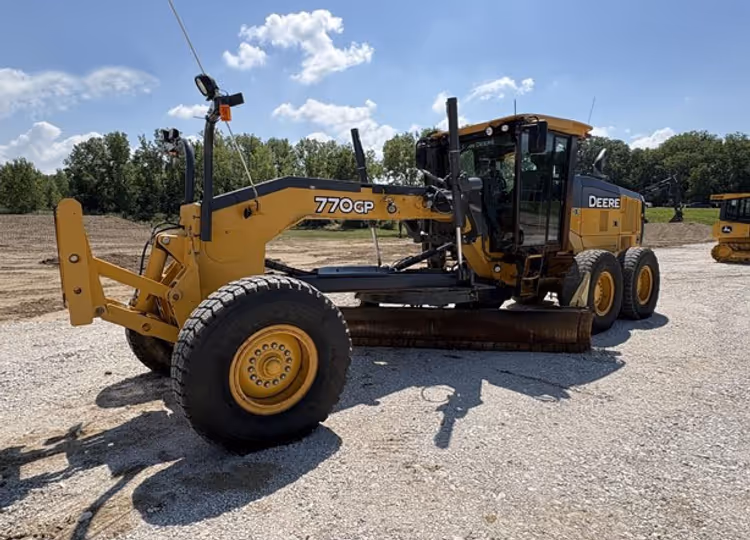 John Deere 770GP 1DW770GPPFF670821